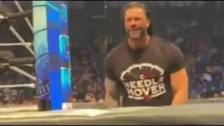 Roman Reigns Breaks Character for young fan after Smackdown