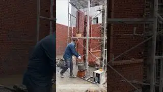 Simple bucket crane, great wisdom on construction sites