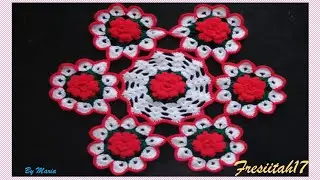 Hermoso tapete con flores tejido a crochet (diámetro aproximado 40 cm)