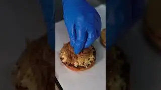 Warning : This video may cause some serious burgerama cravings! #trendingshorts  #food #burger