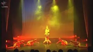 M&uacute;a D&acirc;n gian 