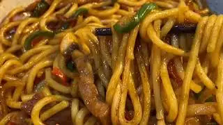 【炒乌冬面】这个炒乌冬面真的绝了，吃一口超满足！