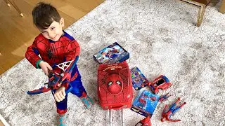 Yusuf ile sürpriz bavulu açtık! Spiderman oyuncakları çıktı😍Maskesi, arabası, silahı, kalem seti🤩