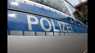 Autofahrerin verletzt sich nach Abkommen von Bundesstra&szlig;e in Fellbach