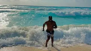BEWARE RUNNING FOR MY LIFE UNDERESTIMATED THESE HUGE CANC&Uacute;N MEXICO WAVES