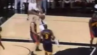 Robert Horry dunks on Brian Cardinal