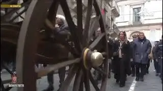 Esce la carrozza del senato