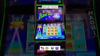 Invaders Attack From Planet Moolah #cow #casino #slots #shorts #viral #alien #cash #fun