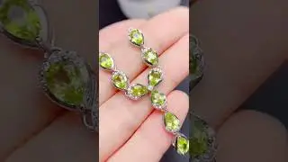 Natural peridot necklace,  sterling silver inlay, stylish big-name design, exquisite and beautiful