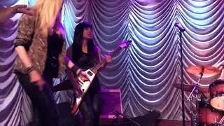 UFO tribute girls band &ldquo;2 Hot 2 Handle&rdquo;