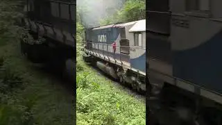 Trio de GT22 com acelera&ccedil;&atilde;o total no Passageiro #ferrovia #trem #turismo #tremturistico #serradomar