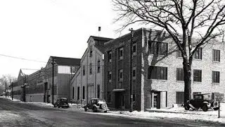 Завод по производству десантных катеров Ingersoll, основанный в 1942 году и работающий по сей ден...