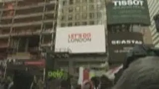 London's mayor in Times Square to promote tourism