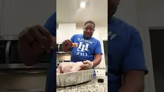 Seasoning my turkey #food #turkey #thanksgiving #smokedmeat #smoketurkey