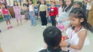 Pass the balloon