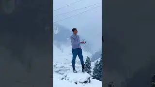 Short story ||| #kashmir #snow #sonmarg #mountains #youtube #skiing #youtubeshorts  #snowfall
