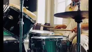 #shorts #jazz #jazzdrumming #jazzmusic #shuffle #swing #drummer #drums #drumcover #girldrummer 