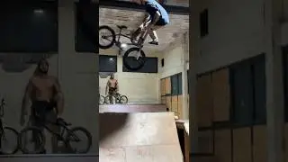 360 tailwhip to barspin!! #bmx #tailwhip