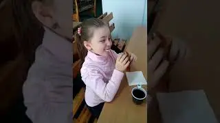 Кажарова Нелля Руслановна в 1 классе с Эланой