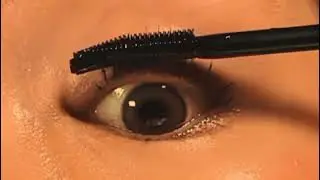 Descriptive Text (Make Up)_ TUGAS UAS BAHASA INGGRIS [Nadia Febrianditha] E1C02510027