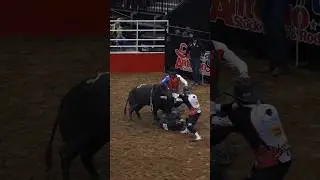 Not for everyone! 🐂 #bullriding t#rodeowrecks #sanantoniorodeo #bulls #falls #slams #ouch