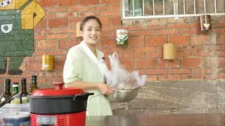 宝妈们带娃不简单，小妹儿每天要做两份饭菜，小周周挑食得很