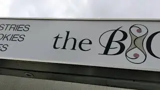 WHO HAS THE BEST CANNOLI IN TORONTO TODAY WE VISIT THE BIG CANNOLI