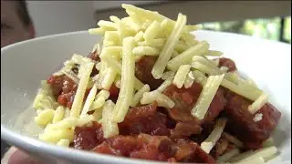 Рецепт соуса для пасты с колбасой и салями — Кухня Грега