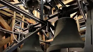 H&uuml;rth-Efferen (BM) Glocken der kath. Pfarrkirche Mari&auml; Geburt (Turmaufnahme)