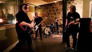 Hampton Hollow - Skin [Live @ Audio Pilot Studios]