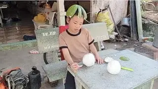 Mới S&aacute;ng Sớm Nị V&agrave; Em Thư R&igrave;nh Ăn Trộm Hai Tr&aacute;i Bưởi Mẹ C&uacute;ng Ở B&agrave;n Thờ &Ocirc;ng B&agrave; Nội#emlymientayvlog 