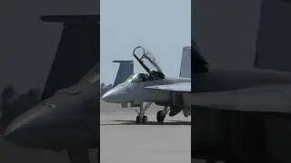 Rare Look as the Super Hornet Taxi #subscribe #military #aviation 🔥