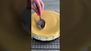 No-bake Oreo white chocolate cheesecake
