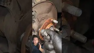 C&oacute;mo cambiar un esp&aacute;rrago o un birlo sin quitar maza #mec&aacute;nica #autos #taller