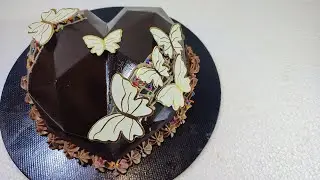 PINATA 3D CHOCOLATE HEART CAKE