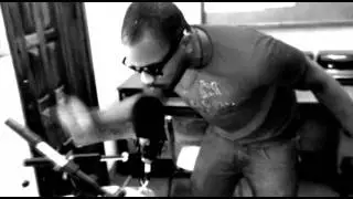 KASTRA devient fou en freestyle.....this is not TRACE TV this is streetbery.wmv