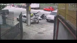 The dangerous life of the fast food delivery driver #subscribe #like #traffic #accidentnews