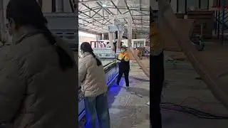 Loading and unloading CNC wood cutting machine with row drills 