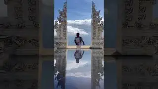 Gate of heaven &hellip;.photo clicking trick ! #balegate #indonesiatravel #balishorts