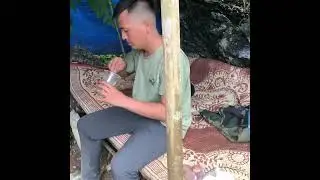 The kindness of a man, the warm meal, the happiness of a 17 year old single mother   luong Yen Anh
