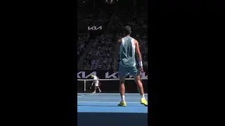 If ONLY Carlos Alcaraz kept his racquet?! 🤣