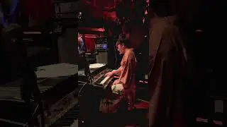 Nublu - one hand solo #jazz #swing #rhodes