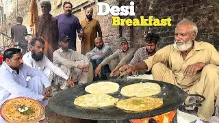 CHACHA GEE SELLING DESI BREAKFAST SAAG PARATHA ON ROAD SIDE | ALOO PARATHA SAAG PARATHA WITH MAKHAN