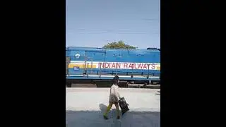 WDP4D shunting | Horn #iwdp4d#shunting #honking #shortsvide.