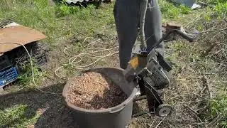 Branch shredder Beaver. Electric Wood Chipper 2.2 kW &ndash; Garden Branch Mulcher.
