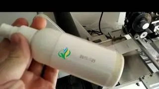 semi auto spray bottle labeling machine with coding system Machine d'&eacute;tiquetage semi-automatique