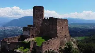 Viaggio con il drone su Castel Hocheppan (DJI Mavic Mini)