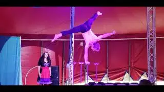 Joel Herzfeld handbalancer on barbells @ Circus Kirkus