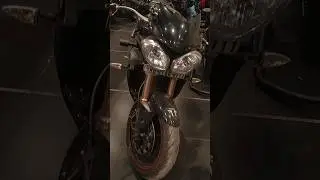 triumph bike review hindi 🔥🥵#ytshorts #youtubeshorts #indiavlog #react #review #cruiserplanet