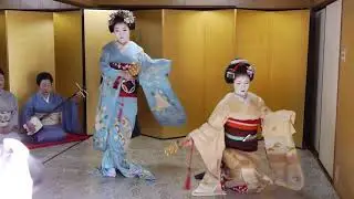 Maiko Kanoka and Miharu dance in Kanki Shrine - 舞妓